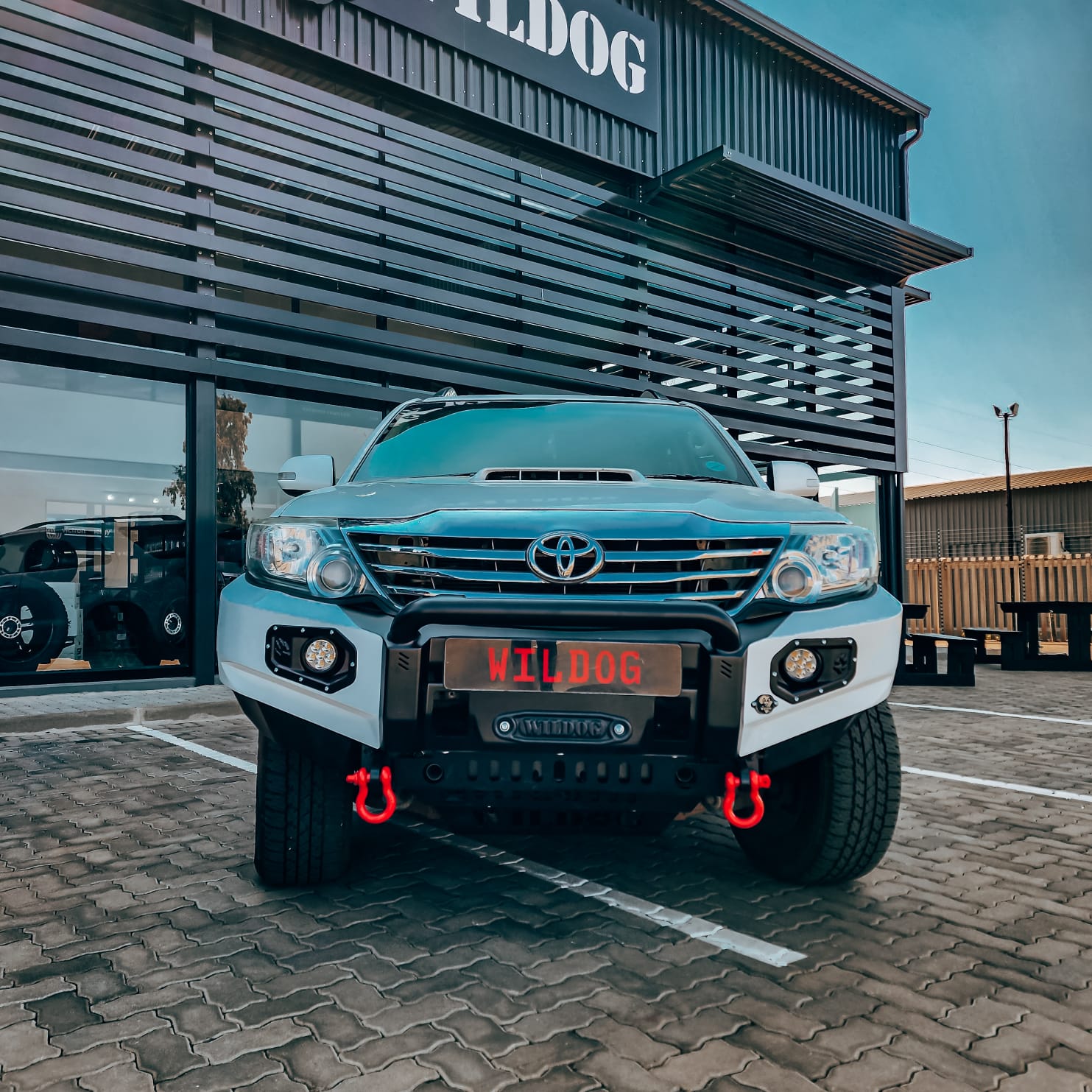 front-replacement-bumper-k9-fortuner-2011-2015-color-matched-with-nudge